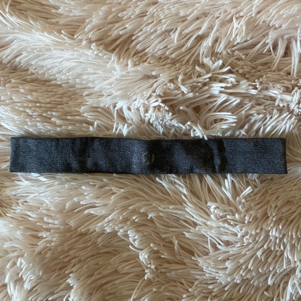 GREY LULULEMON HEADBAND